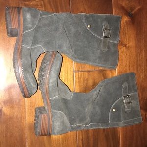 Heeled boots